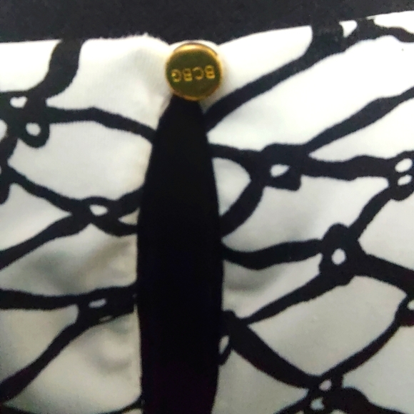 BCBGMaxAzaria Short Sleeve Top - Picture 7 of 10